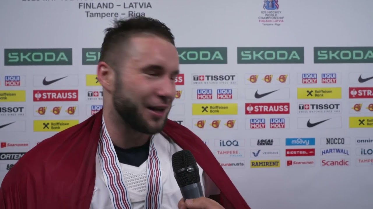 Mārtiņš Dzierkals izcīnot bronzu | Hokejs