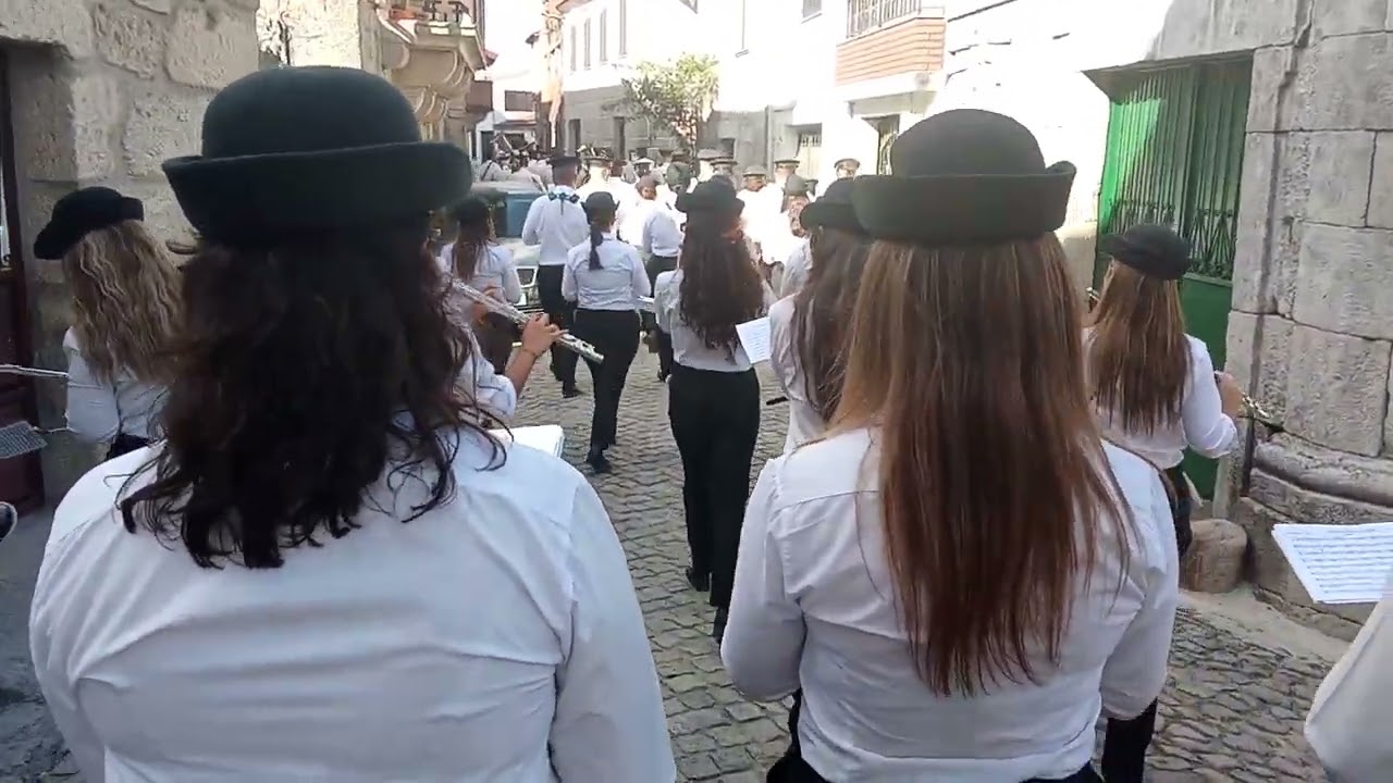 BANDA DE PACOS DE SOUSA NA RUA DA CRUZ.