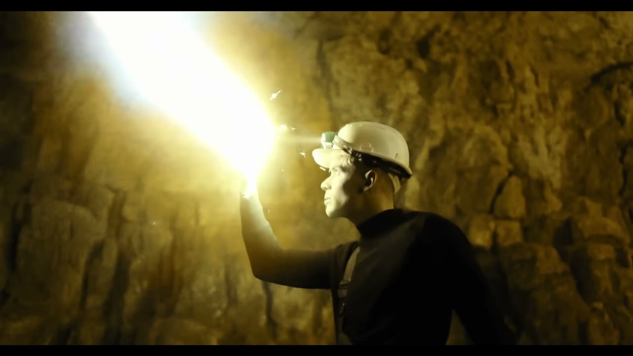 Young Fly x Desh - 24 Kar&aacute;t 1&Oacute;R&Aacute;S