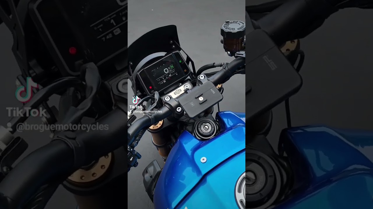 Look ma, no key! #XSR900 #XSR900Riders #MT09 #WindTherapy #MotorcycleMods#ModernCafe #MotoGadget
