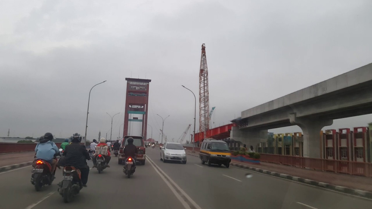 LRT palembang samping Ampera 20170522