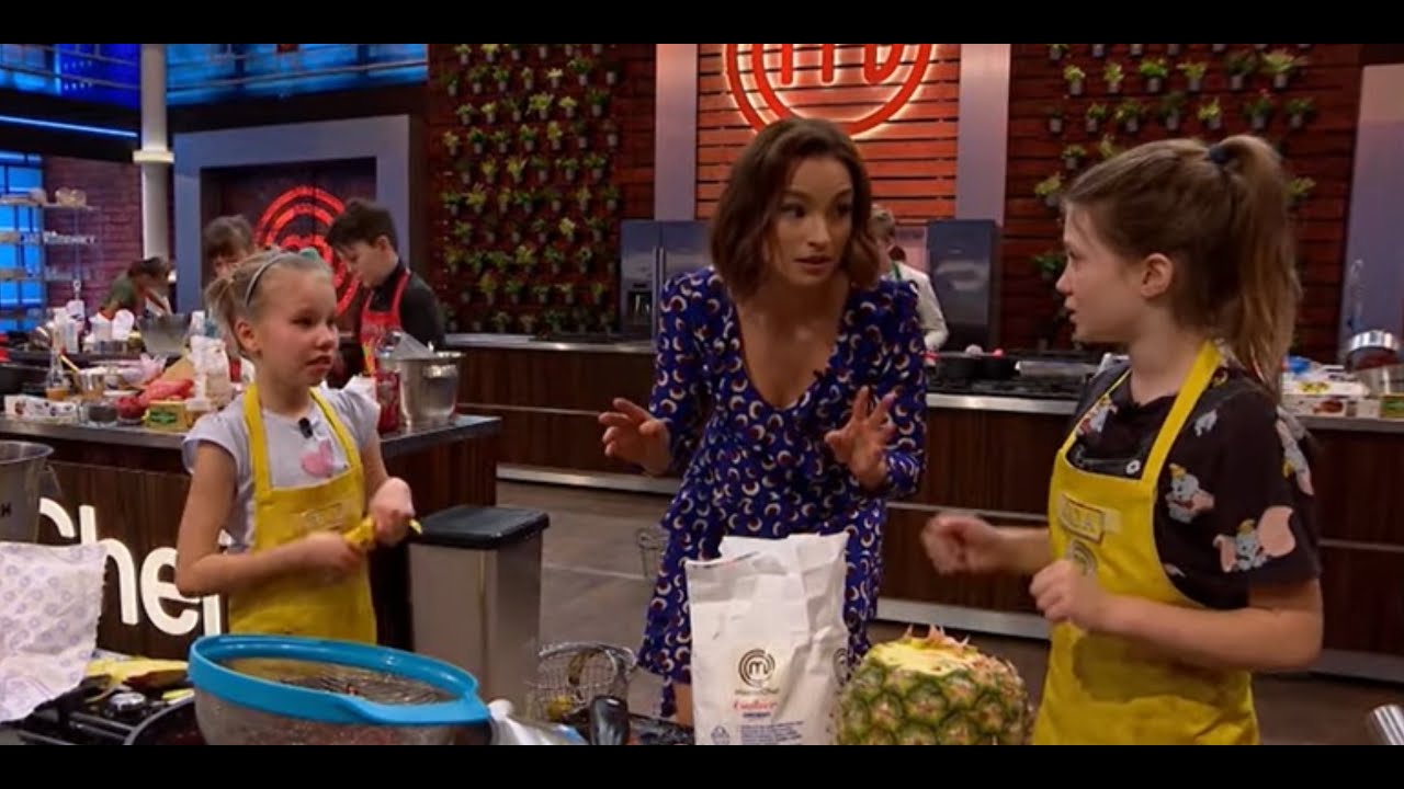 Biszkopt dziewczynek okazał się być surowy, Ania przyszła z pomocą! [MasterChef Junior]