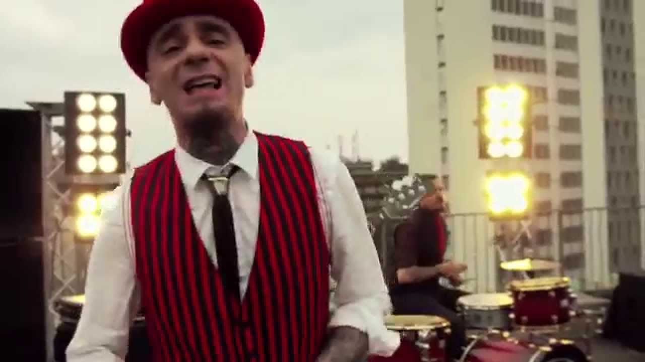 J-AX feat. IL CILE - MARIA SALVADOR (Videoclip al contrario)