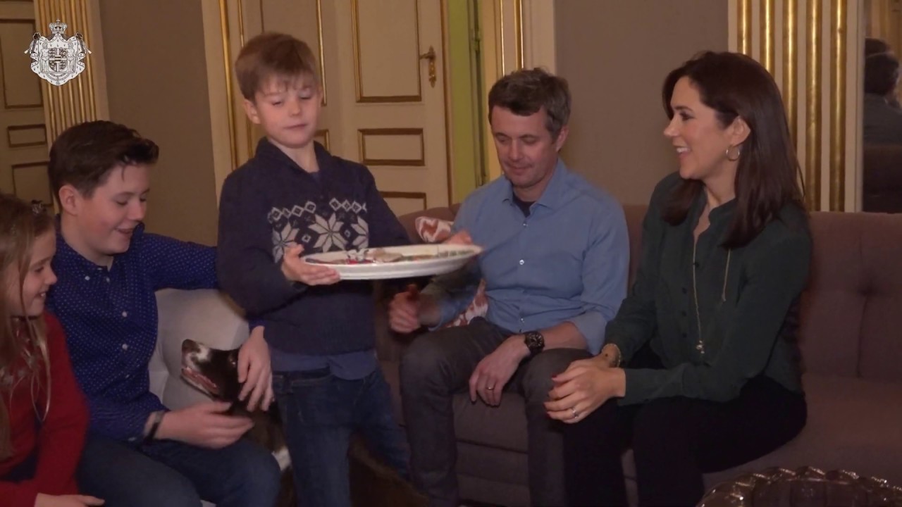 Julehilsen fra Kronprinsfamilien