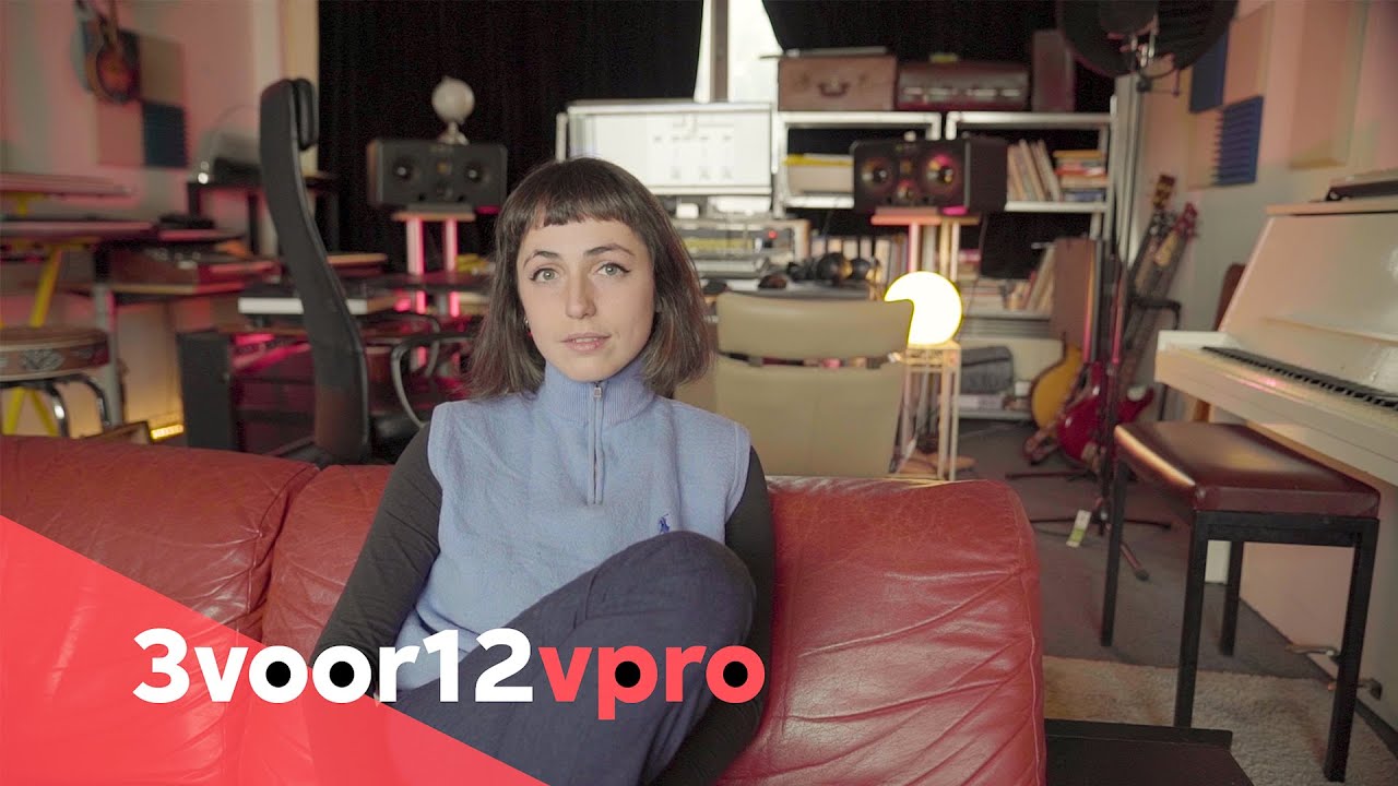 3voor12 introduceert de hedendaagse smartlapzangeres Sophie Straat