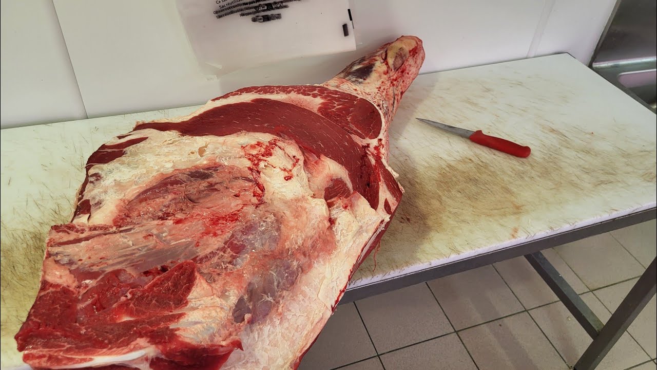 DÉSOSSÉ ET PRÉPARÉ UNE ÉPAULE DE BOEUF ( ÉPLUCHÉ MACREUSE , PARÉ PALERON ETC...)