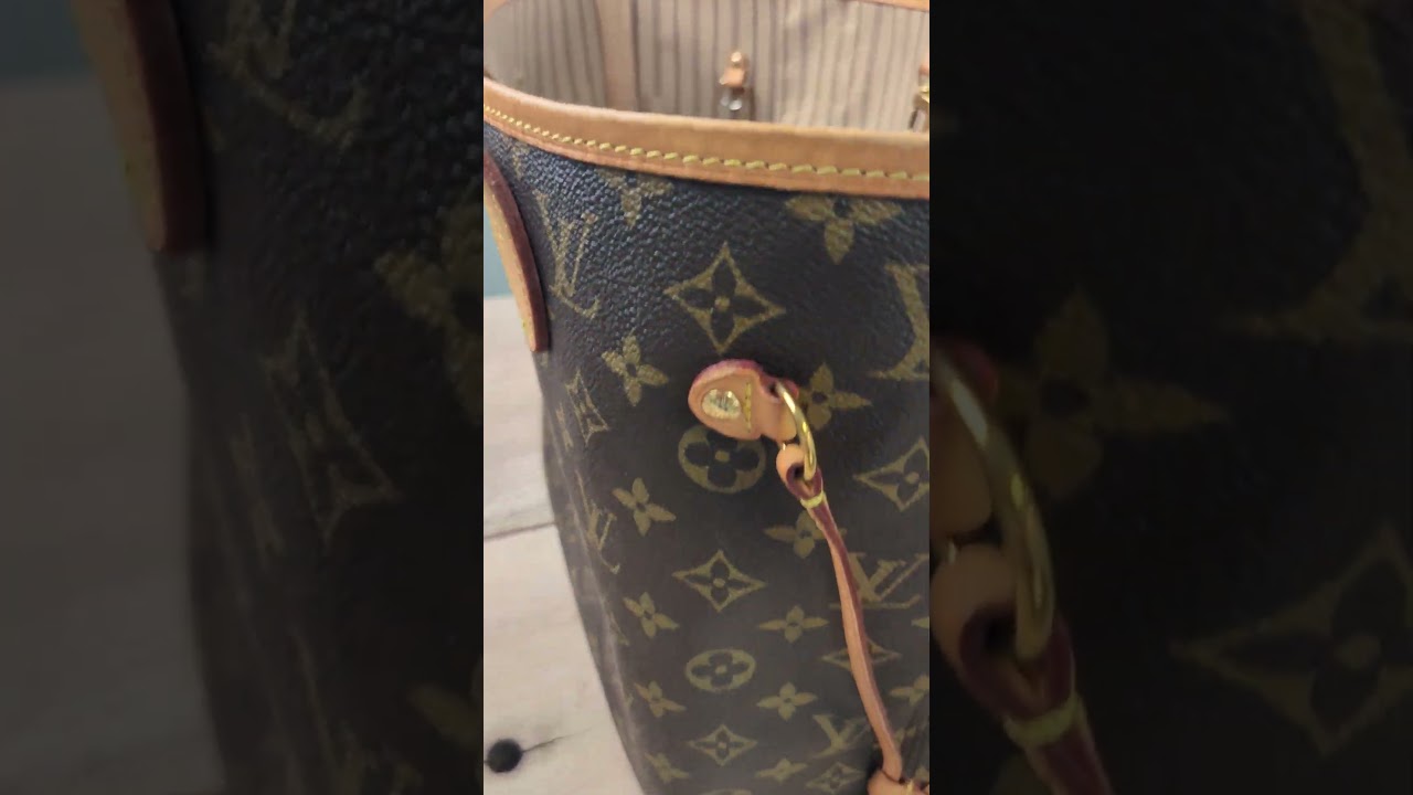 Louis Vuitton Neverfull MM what's in my bag #whatsinmybag #bagreview #lv #louisvuitton