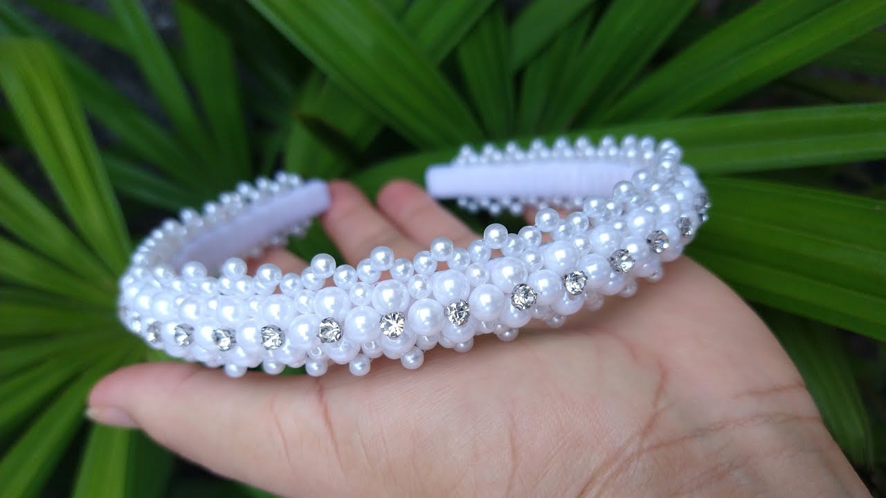 TIARA DE PEROLAS E STRASS- LUXO