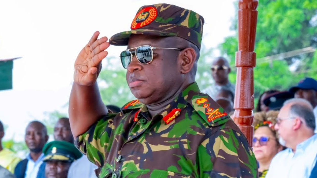 BREAKING!!! Serious Security Breach As Thief Enter President Lodge...