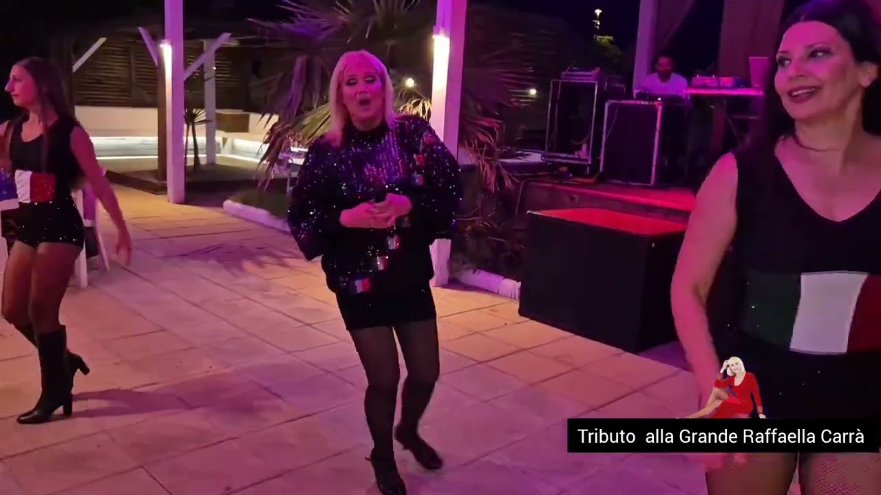 Tributo alla Grande Raffaella Carrà interprete Enza Ganà  Amantea Calabra 