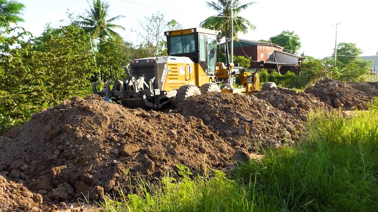 Excellent Work !! Spreading Ground Technique For Building New Foundation Road With A SANY C8S Grader