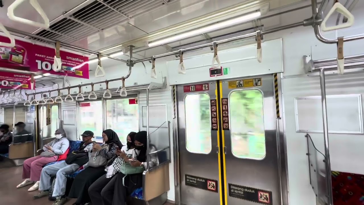 KAI Commuter/JR East 205-5000 series (5070): Jatinegara to Pasar Senen.