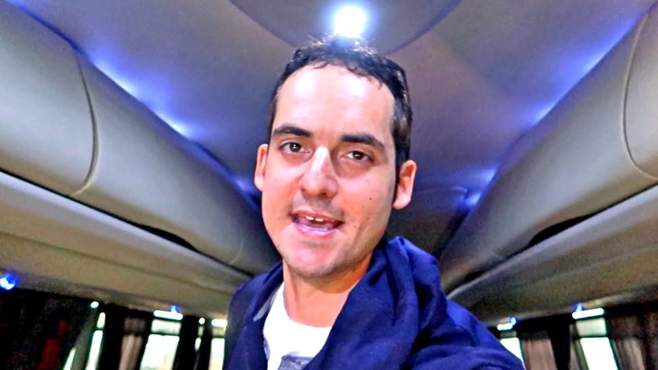 TAKING A LUXURY BUS in MEXICO ! WORTH IT? (Gringo Moving to Guadalajara Vlog)