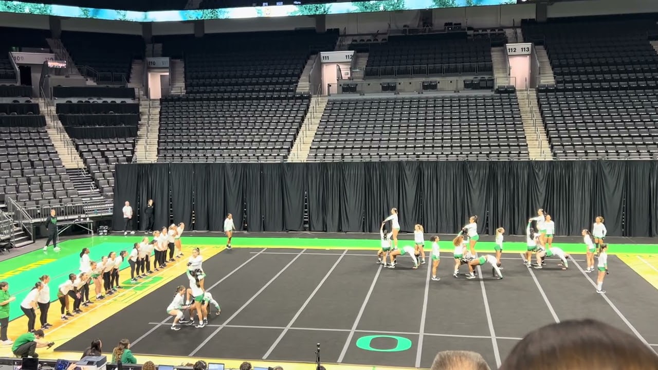 University of Oregon Ducks Acrobatics & Tumbling vs Quinnipiac Bobcats group competition 2/21/2026