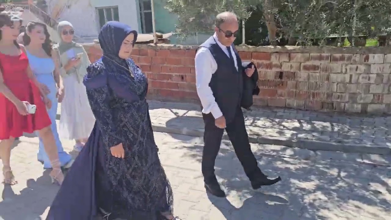 DEMİRCİ'de SÜNNET ÇOCUĞU ENES DALKILIÇ HAS MEHTER EŞLİĞİNDE AT ÜZERİNDE DOLAŞIYOR 30-08-2025