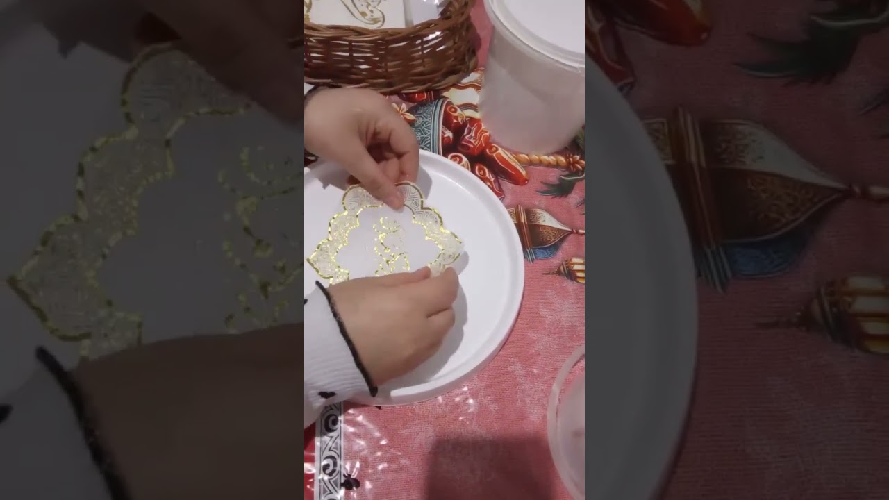 تلصيق الديكوباج. او البابي مشواغ على الكونكريت