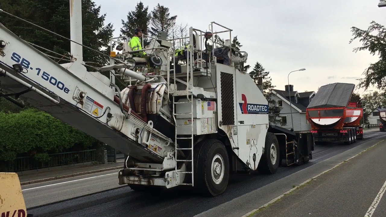 Svevia paves new ABS11 asphalt with Roadtech buggy shuttle Part 2. Worksite Rinkaby