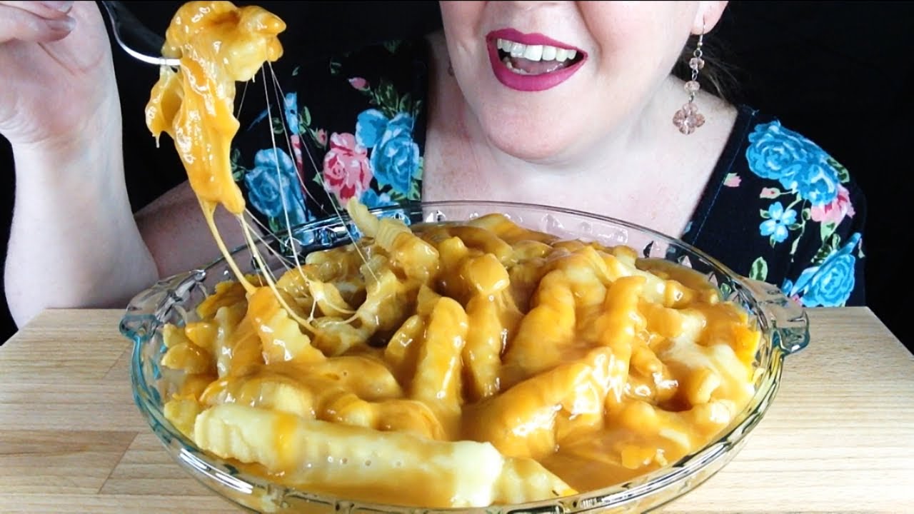 CANADIAN POUTINE (DONE MY WAY) *ASMR* (MASSIVE BITES)