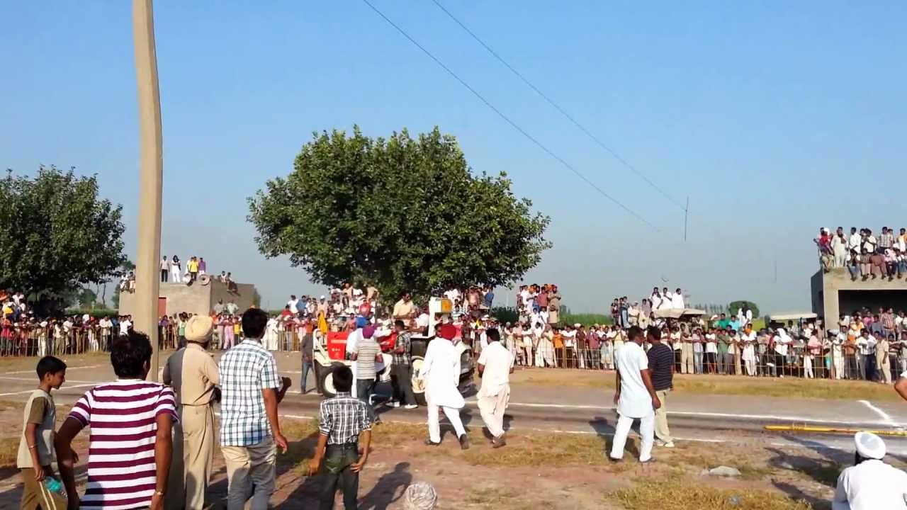 Amazing Tractor stunt in punjab swaraj 855