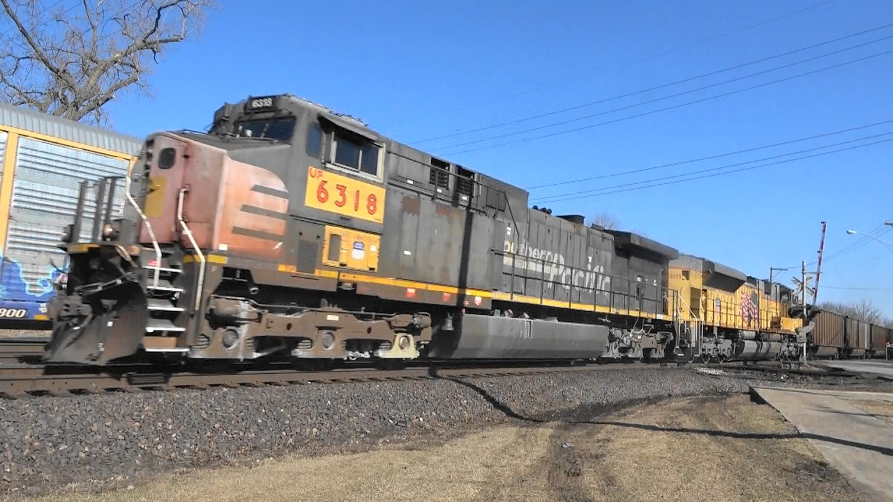 UP 6318 (SP) Coal Meets Auto Train, West Chicago, IL