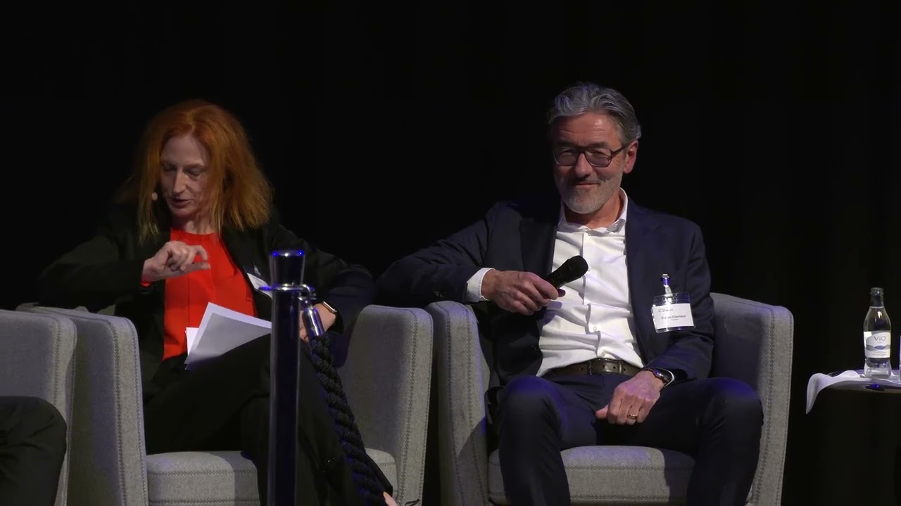 Podiumsdiskussion über KI und Robotik