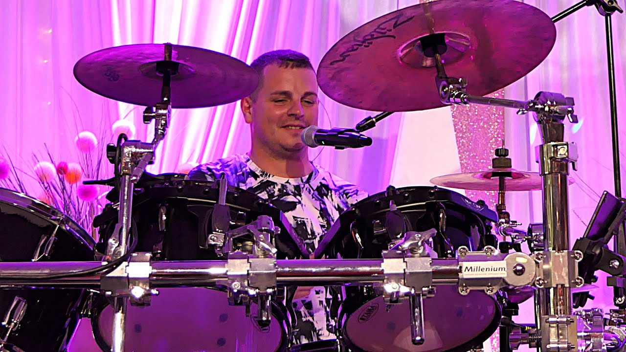 Orchestre Jean-Marc DELORME. Les Rocks N' Roll qui font trembler les murs de Barjavelle!