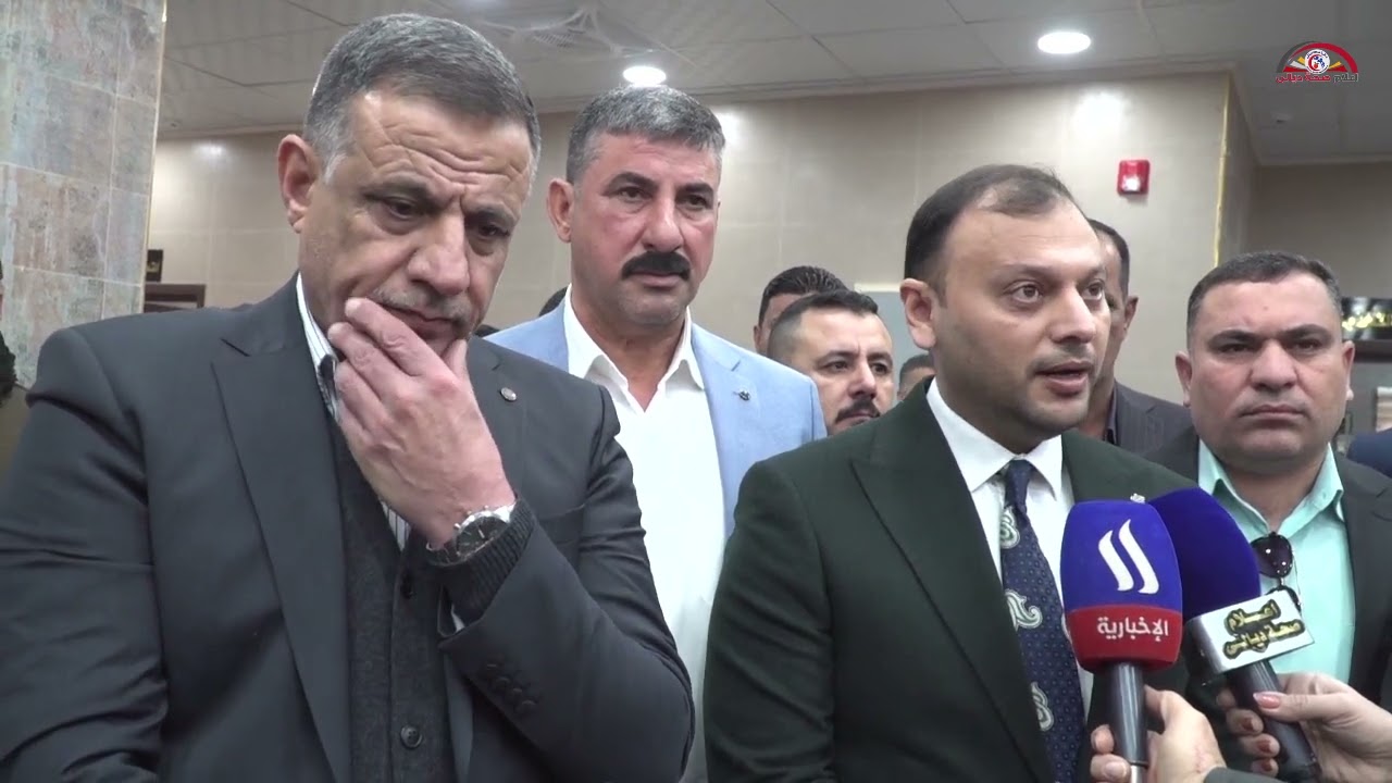 مديـر صـحة ديالى  و محـافـظ ديـالى الأستاذ مـثنى الـتميمي أثـناء إفـتتاح مـركز صحي الـغـالبـية