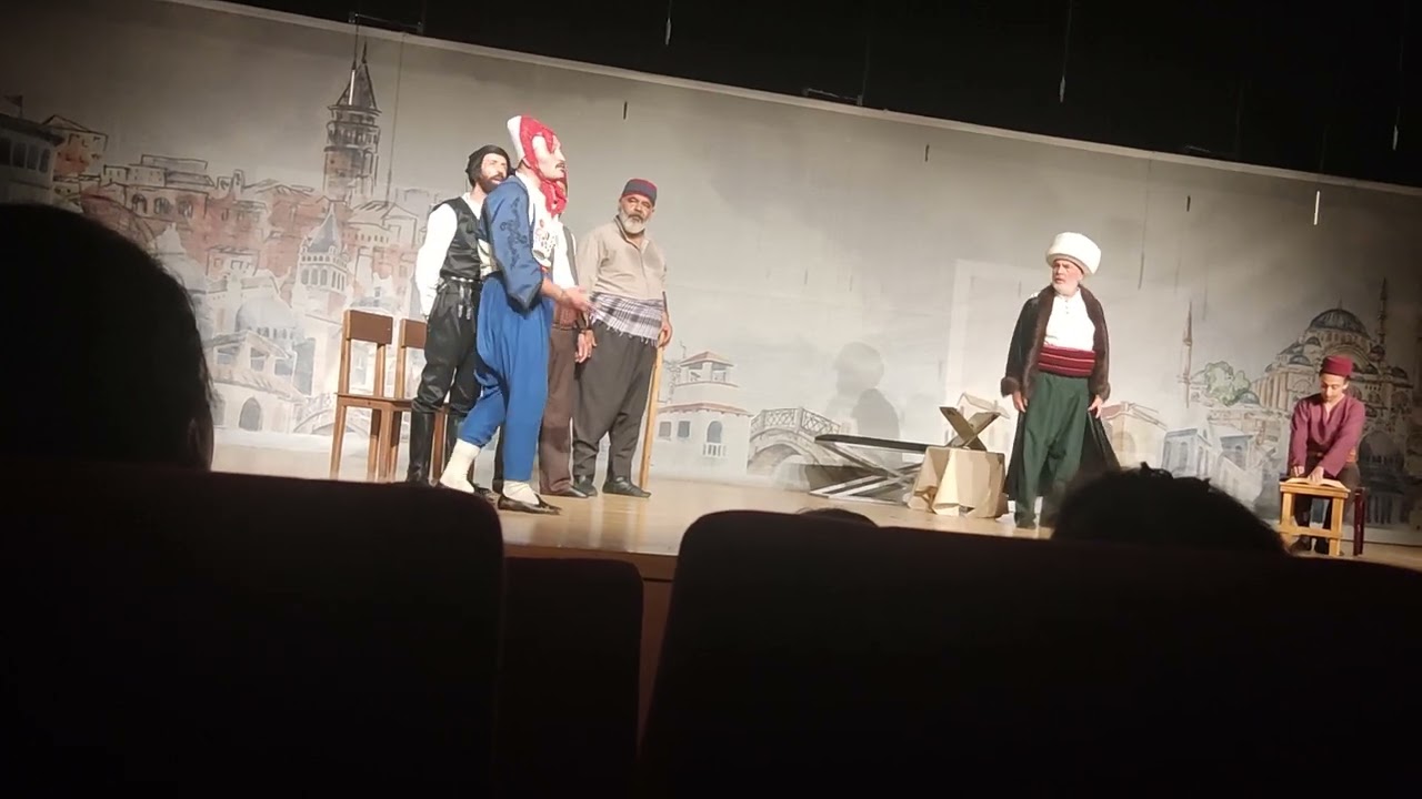 Yedi Kocalı Hürmüz Çanakkale Sahnesinde! Muhteşem Tiyatro Performansı