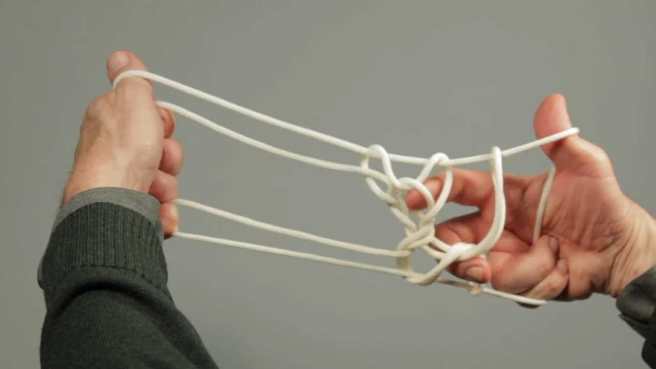 String Figure Running Dog
