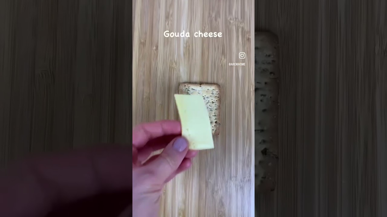 How to eat Gouda cheese #shorts #cheese  🧀