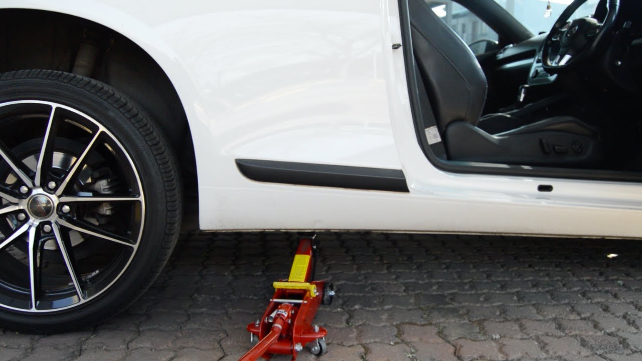 Replacing Rear Brake Pads on VW scirocco, golf mk6 gti, passat, jetta