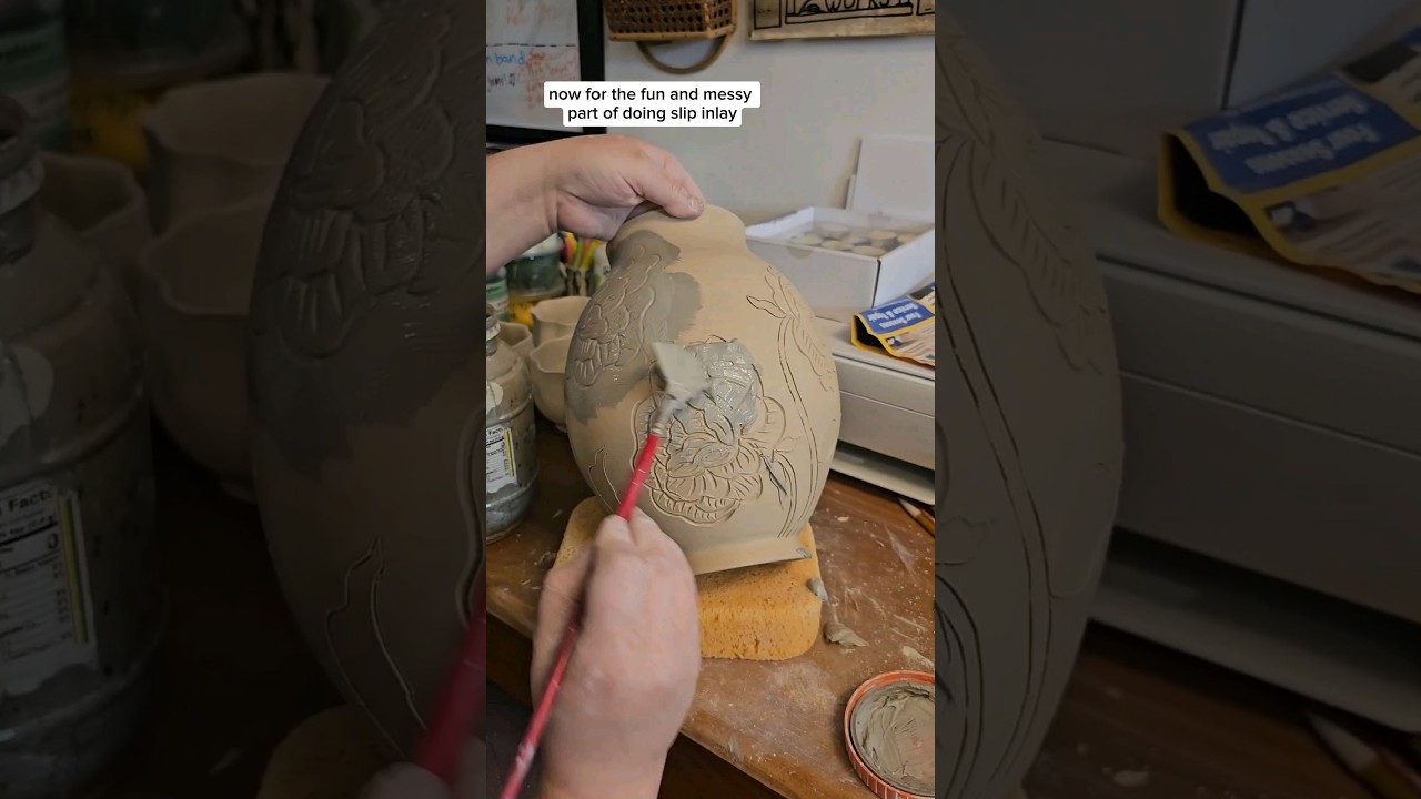 Нанесение шликера #NowWhatPotteryWorks #SlipInlay #Mishima #Vase #PotteryProcess #Pottery #Art