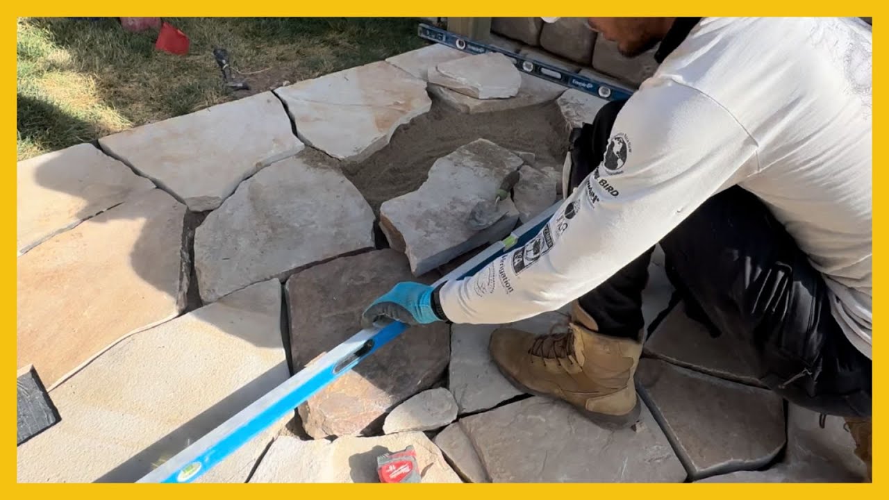 Como instalar un patio de Flagstone ,Nivel
