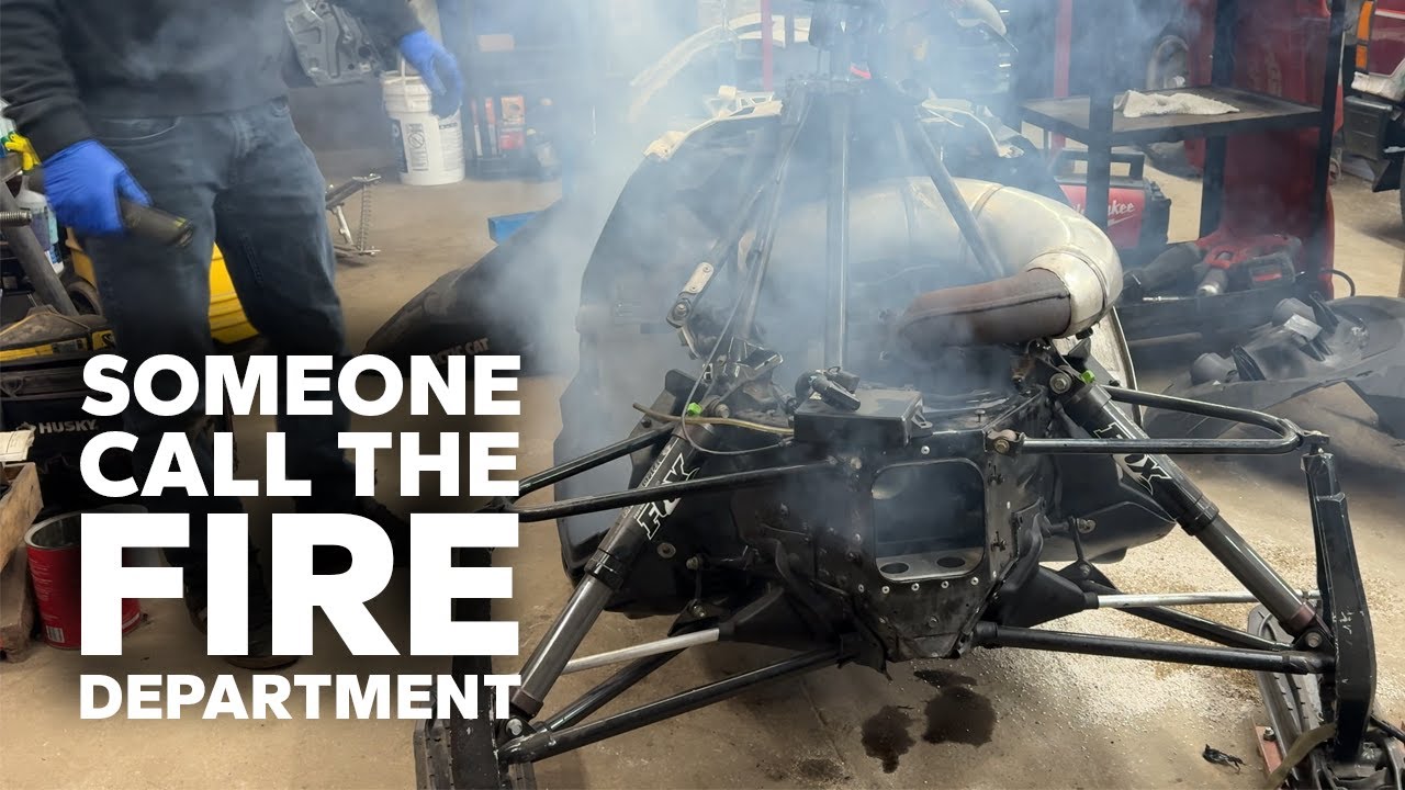 800 Two Stroke Smokes out my Shop