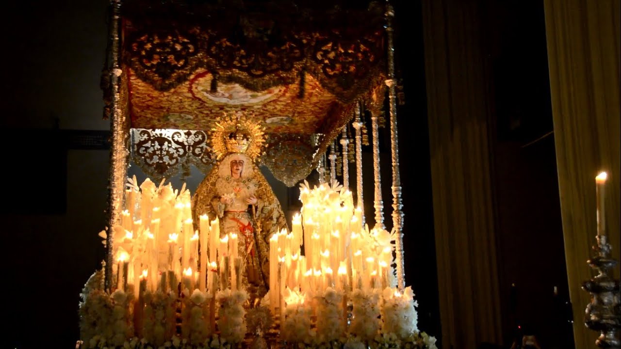 Salida Extraordinaria de la Esperanza Macarena (Vuelta)