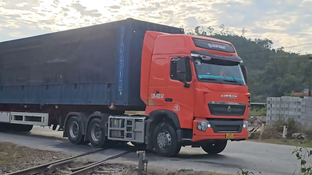 4K EU, USA TRUCK | Nhạc xe đầu kéo container, ben, bồn chở hàng tấp nập