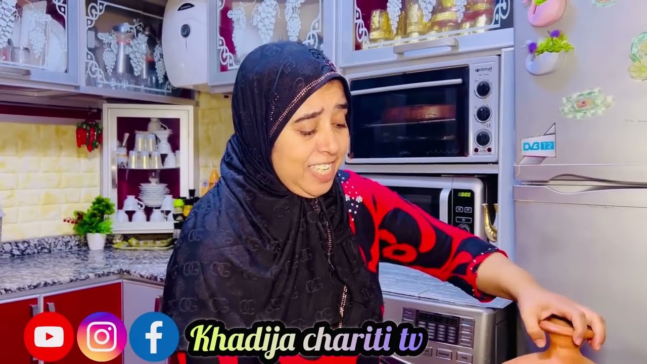 فيلم قصير مغربي عائلة فقيرة 😰جاو من البادية عند عمتهم لي لاباس عليها دارت فيهم الخير او شفروها😱فكانت