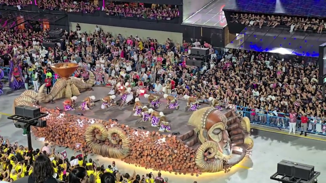 Mangueira 2025 - Comissão de Frente - Apresentação Setor 6