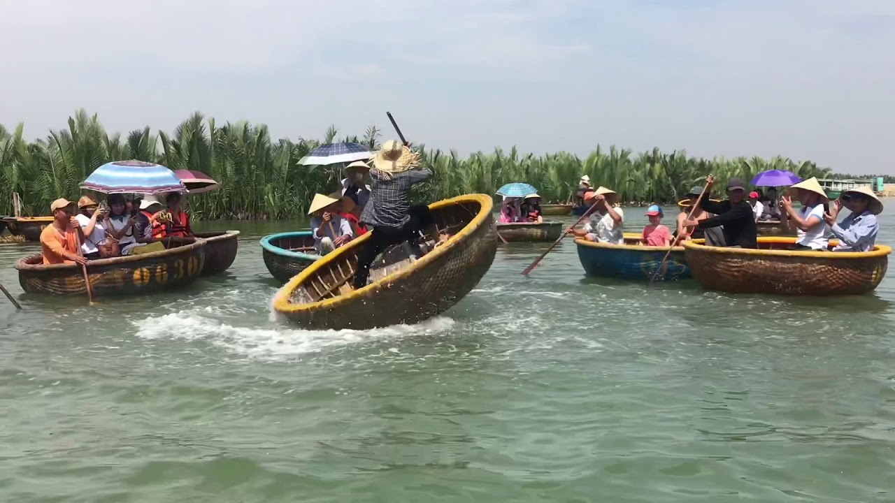 Quay Th&uacute;ng ( quay thuyền th&uacute;ng)