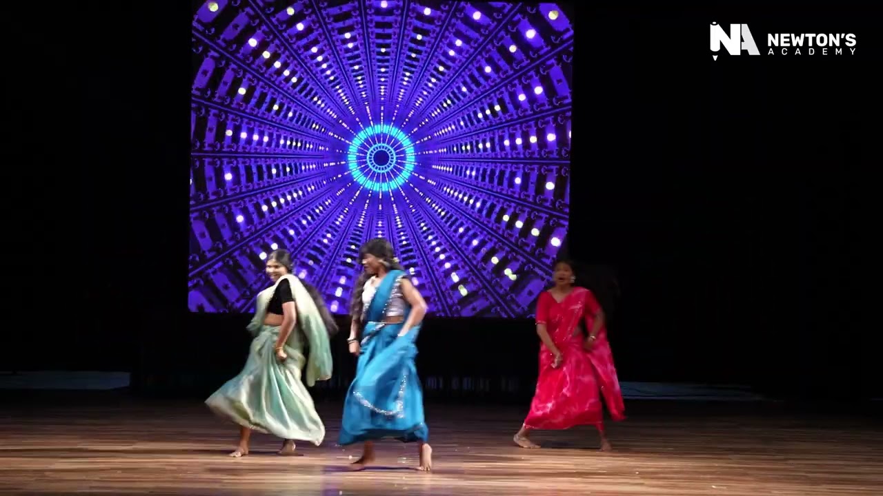 Bollywood dance girls | Newton's Academy | Annual Day | Aaghaz 2025