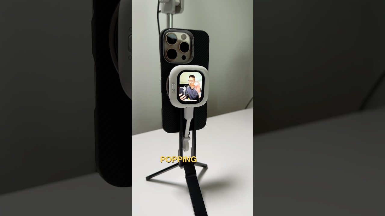 Most Minimal iPhone Vlogging Setup! (MagSafe Tripod & MagSafe Screen)