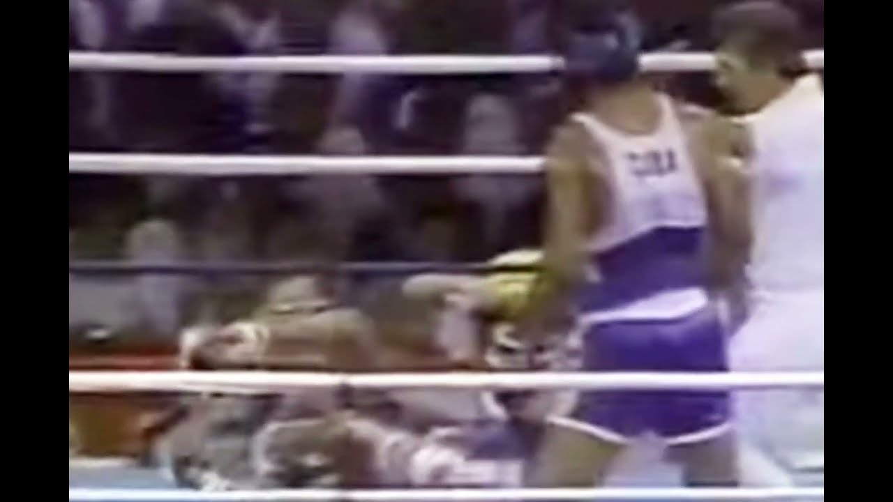 Jorge Luis Gonzales floors Riddick Bowe (AMATUER)