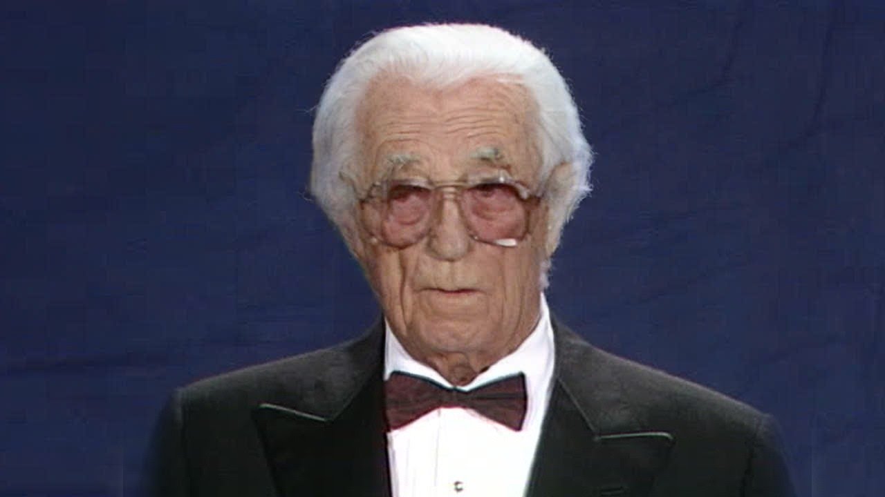 Before His Death, Robert Mitchum Reveals Shocking Truth About Charlton Heston