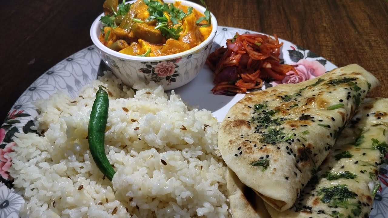 घरगुती मिक्स व्हेज भाजी आणि मऊ पोळी | Healthy Lunch Recipe 😋