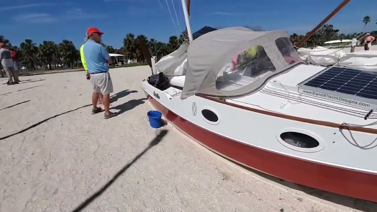 Лодки на пляже. Everglades Challenge 2025