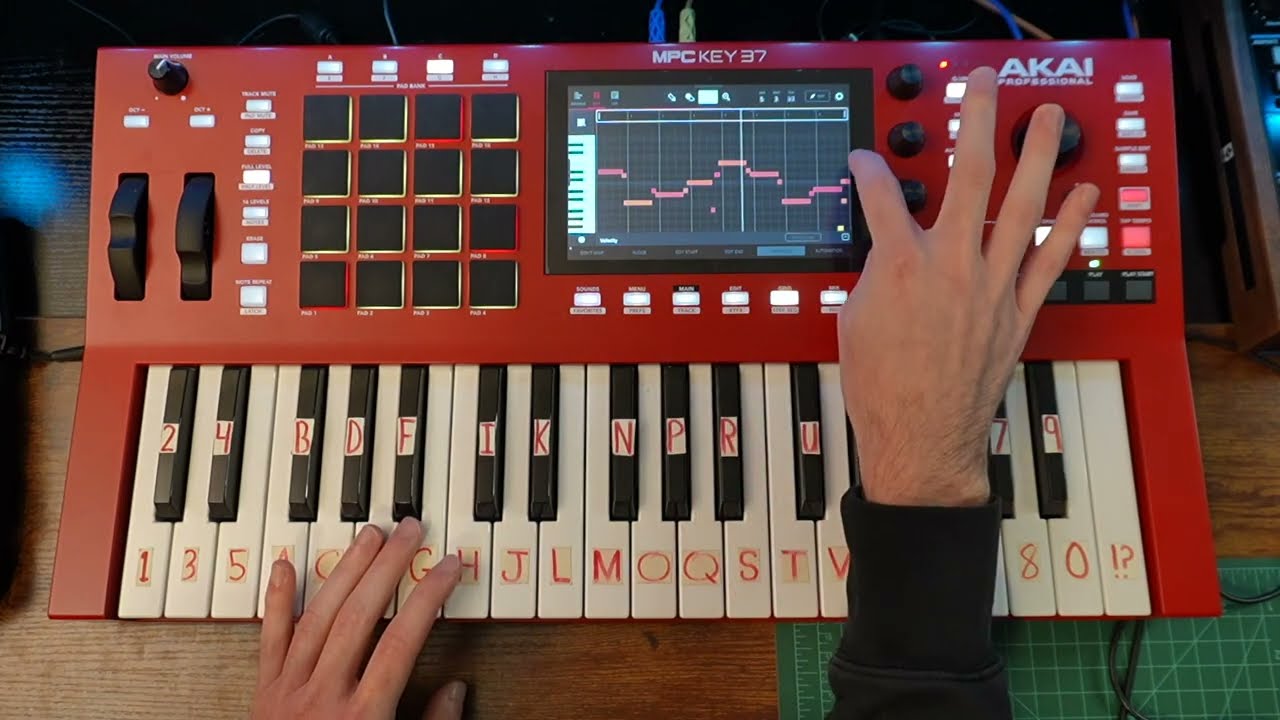 MPC создает EDM-биты с нуля