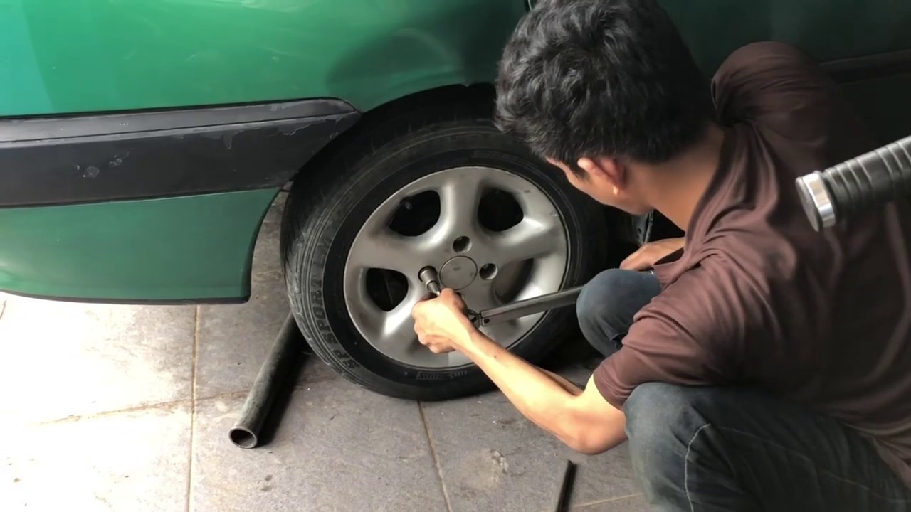 Cara memperbaiki baut roda yang dol - PEUGEOT 306