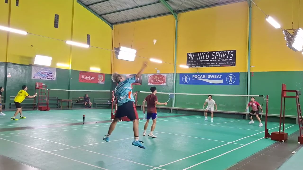 Baku Hantam.                                                      Gosy/Iqbal vs Raffi/Hadiyan
