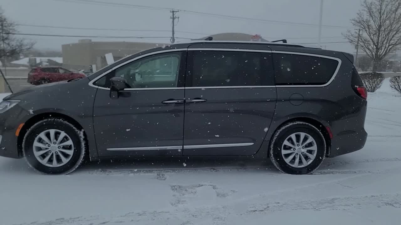 2018 Chrysler Pacifica Touring L Plus Arlington Heights, Buffalo Grove, Des Plaines, Skokie, Gl...