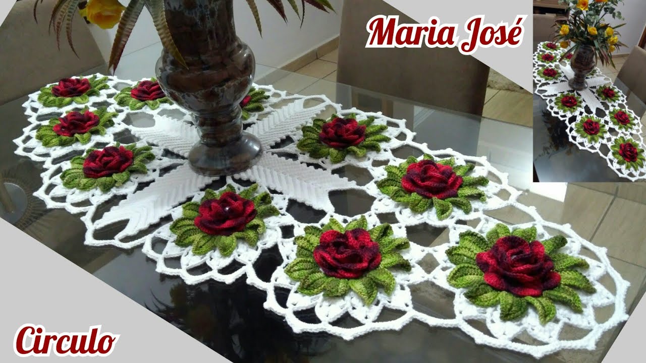 Caminho de mesa Alaide em crochê com Maria José.